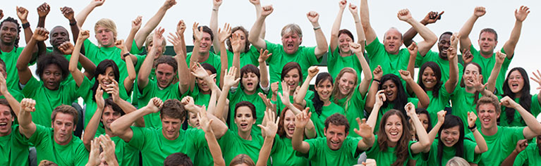A large crowd of Associated Bank volunteers